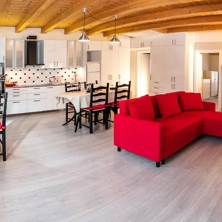 Incantevole Con Parcheggio Privato Apartamento