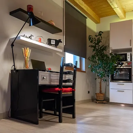 Incantevole Con Parcheggio Privato Apartamento